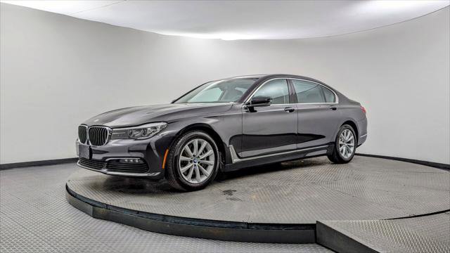 Used 2018 BMW 740i image 2