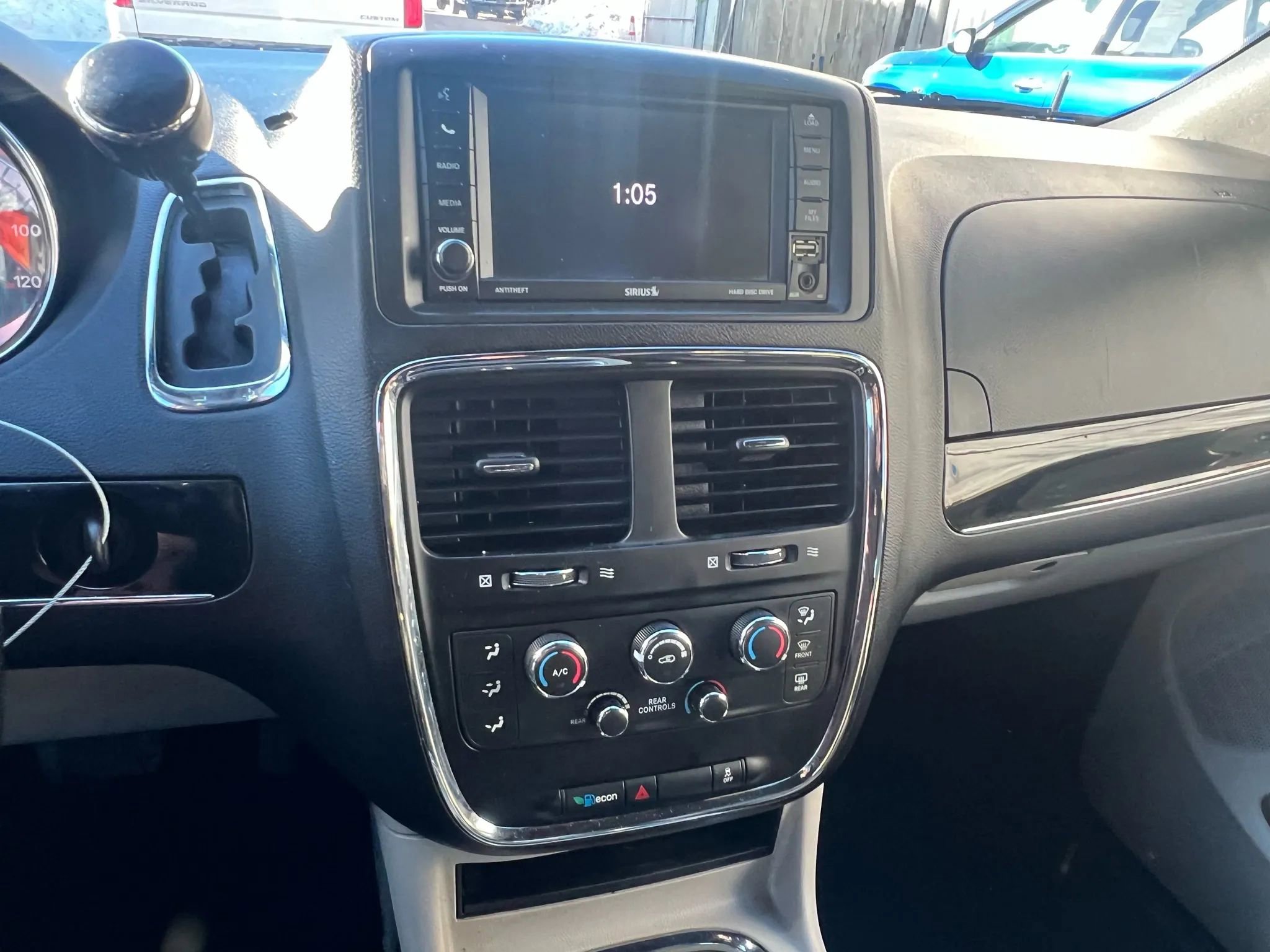 Used 2019 Dodge Grand Caravan SXT image 17