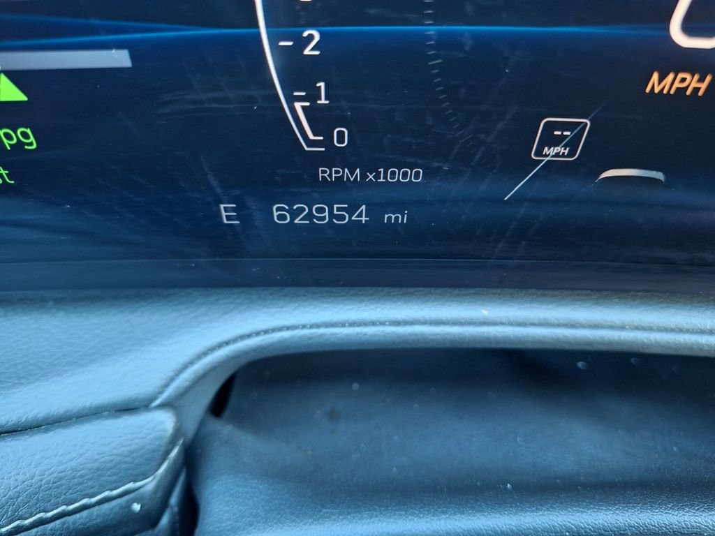 Used 2024 Cadillac XT4 Premium Luxury image 17