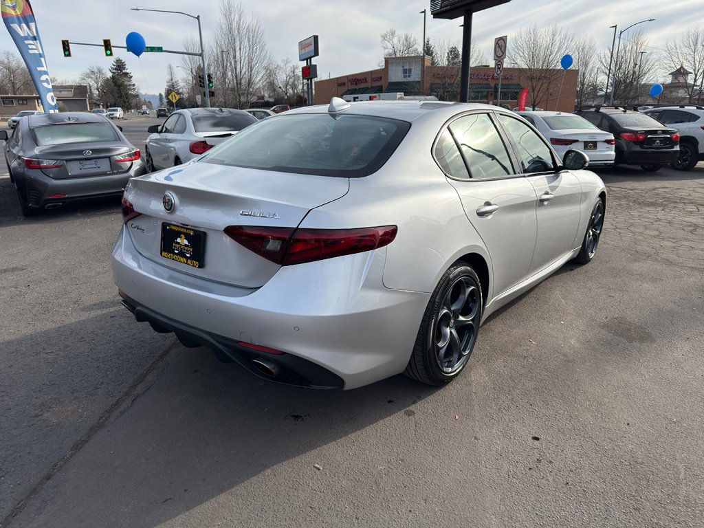 Used 2017 Alfa Romeo Giulia Ti w/ TI 19" Sport Package AWD/4WD image 6