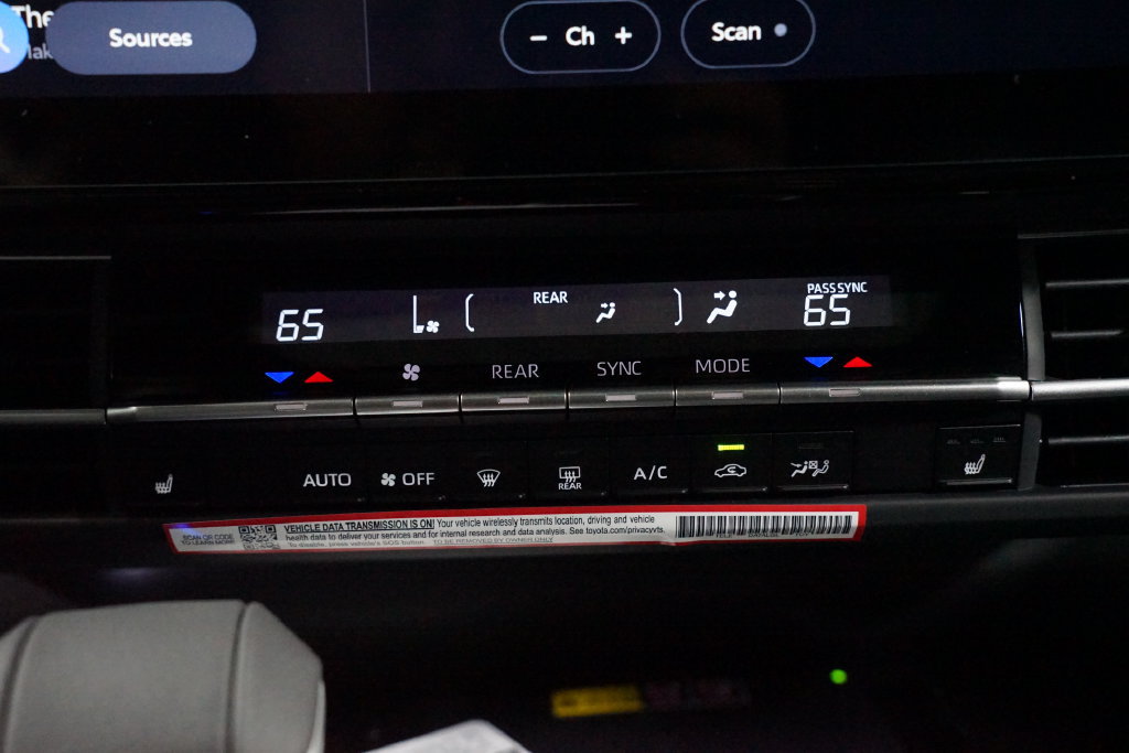 New 2026 Toyota Sienna XSE FWD image 20