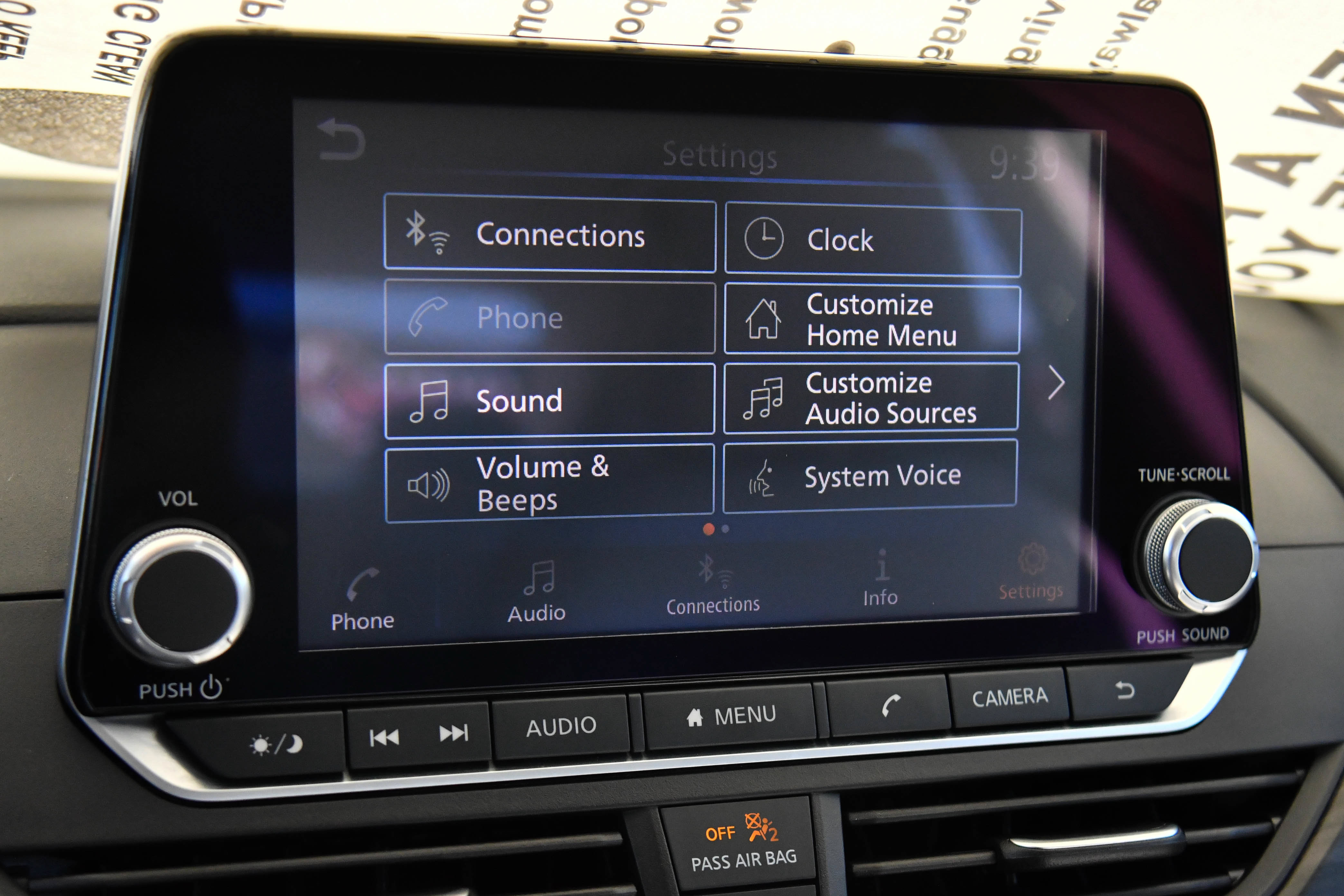 Used 2025 Nissan Altima 2.5 SV FWD image 21