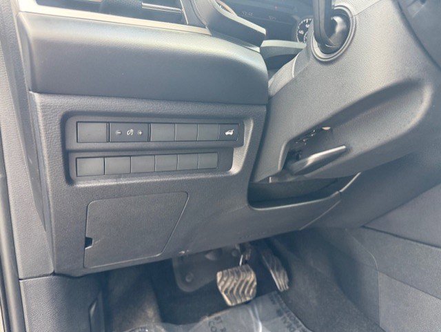 Used 2025 Mitsubishi Outlander SE AWD/4WD image 14