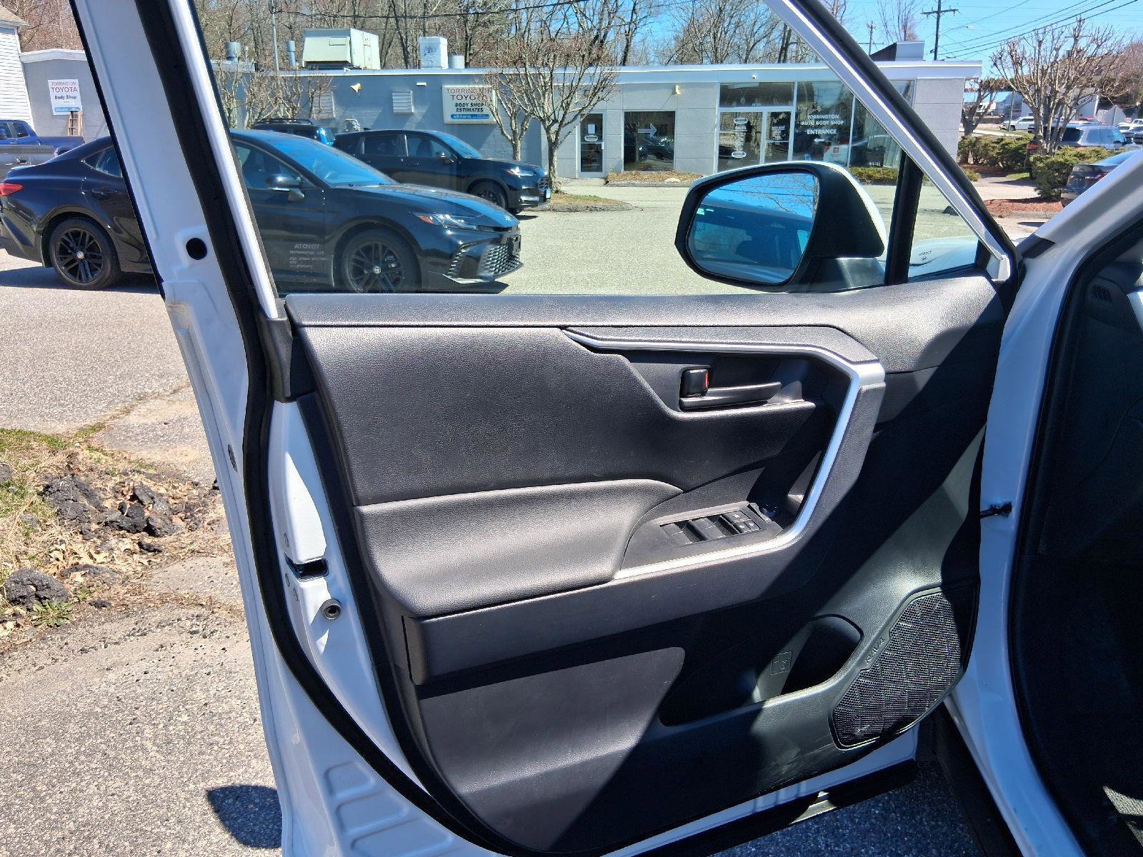 Used 2025 Toyota RAV4 LE image 9