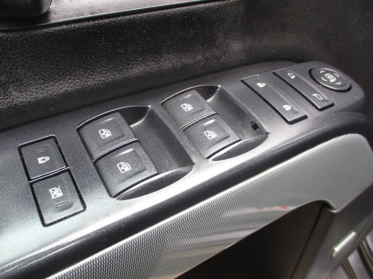 Used 2015 Chevrolet Silverado 2500 LT w/ LT Convenience Package AWD/4WD image 14