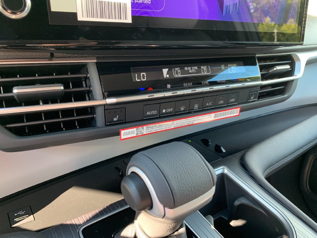 New 2026 Toyota Sienna XLE AWD/4WD image 23