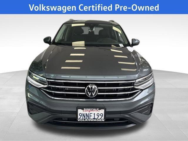 Certified 2024 Volkswagen Tiguan SE w/ Panoramic Sunroof Package AWD/4WD image 2