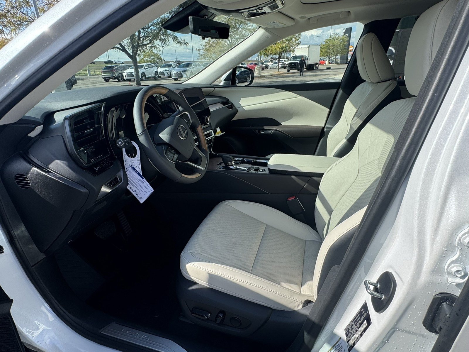 New 2026 Lexus RX 350 w/ Convenience Package AWD/4WD image 10