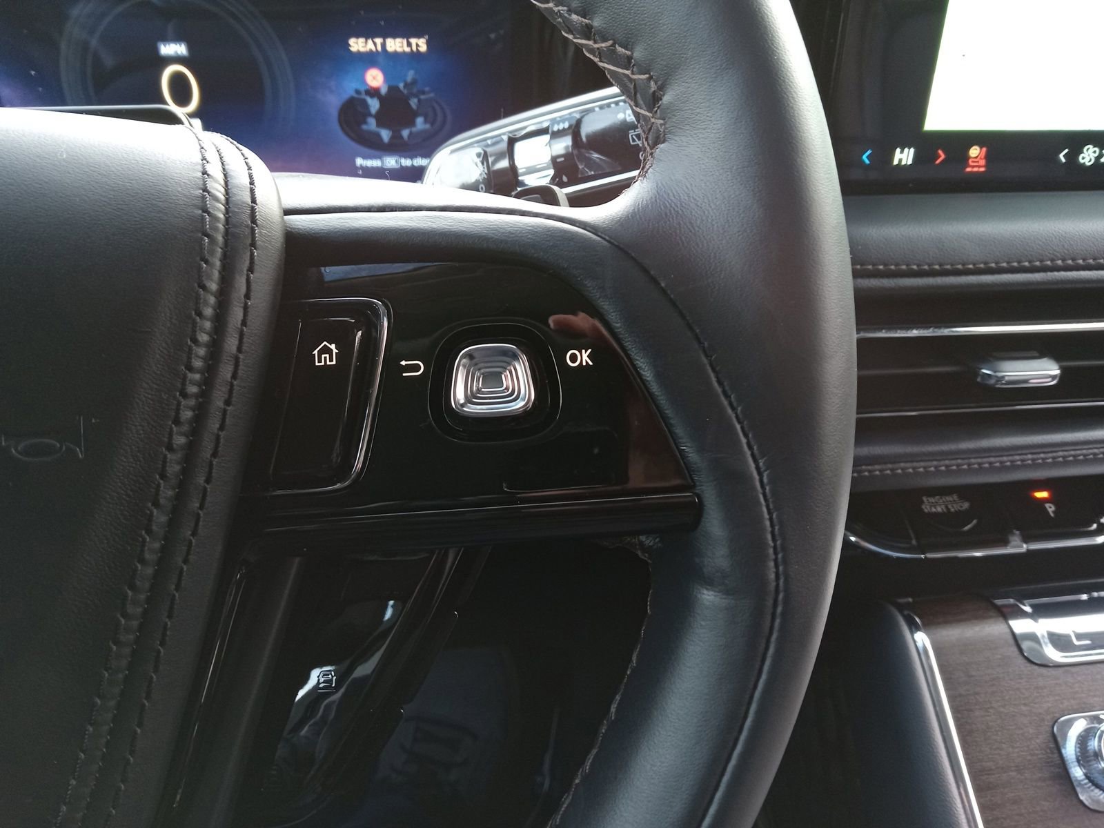 Used 2025 Lincoln Aviator Reserve image 22