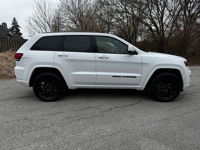 Used 2021 Jeep Grand Cherokee Laredo X image 4
