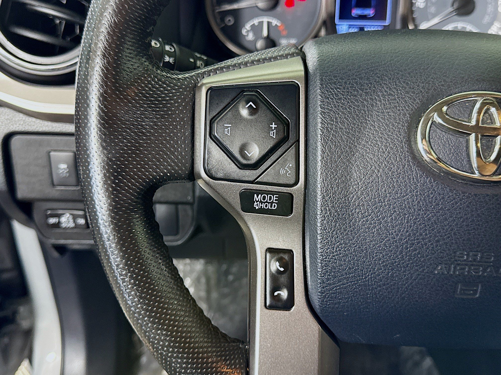 Used 2020 Toyota Tacoma SR5 RWD image 14