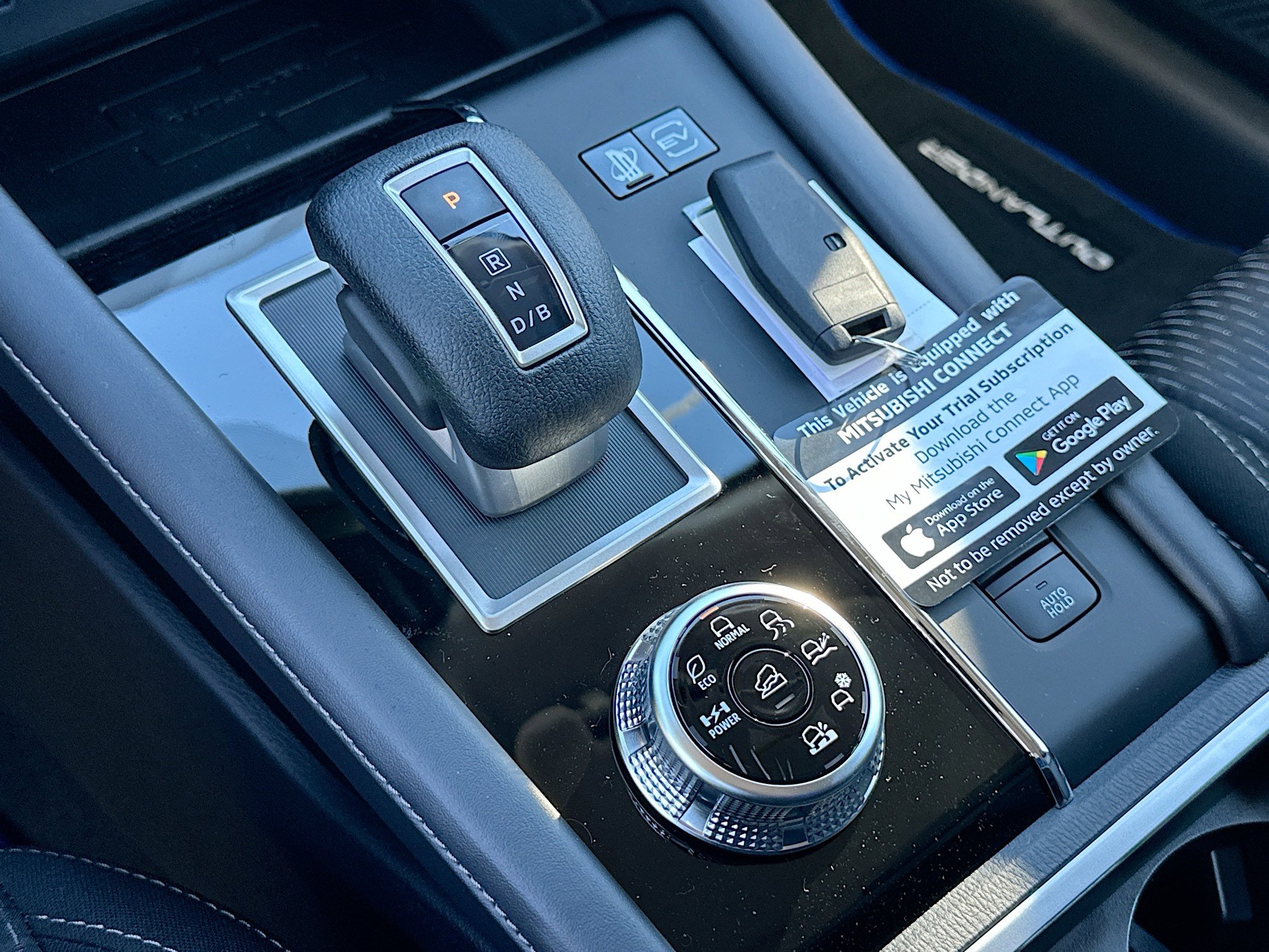 New 2025 Mitsubishi Outlander ES image 11