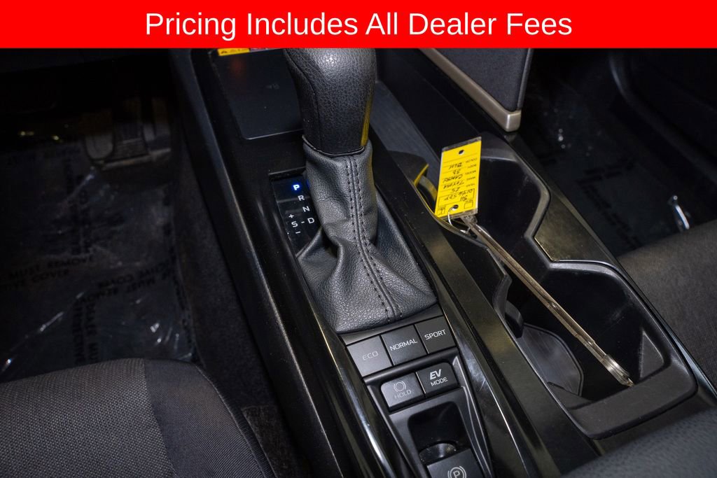 Used 2025 Toyota Camry LE FWD image 15