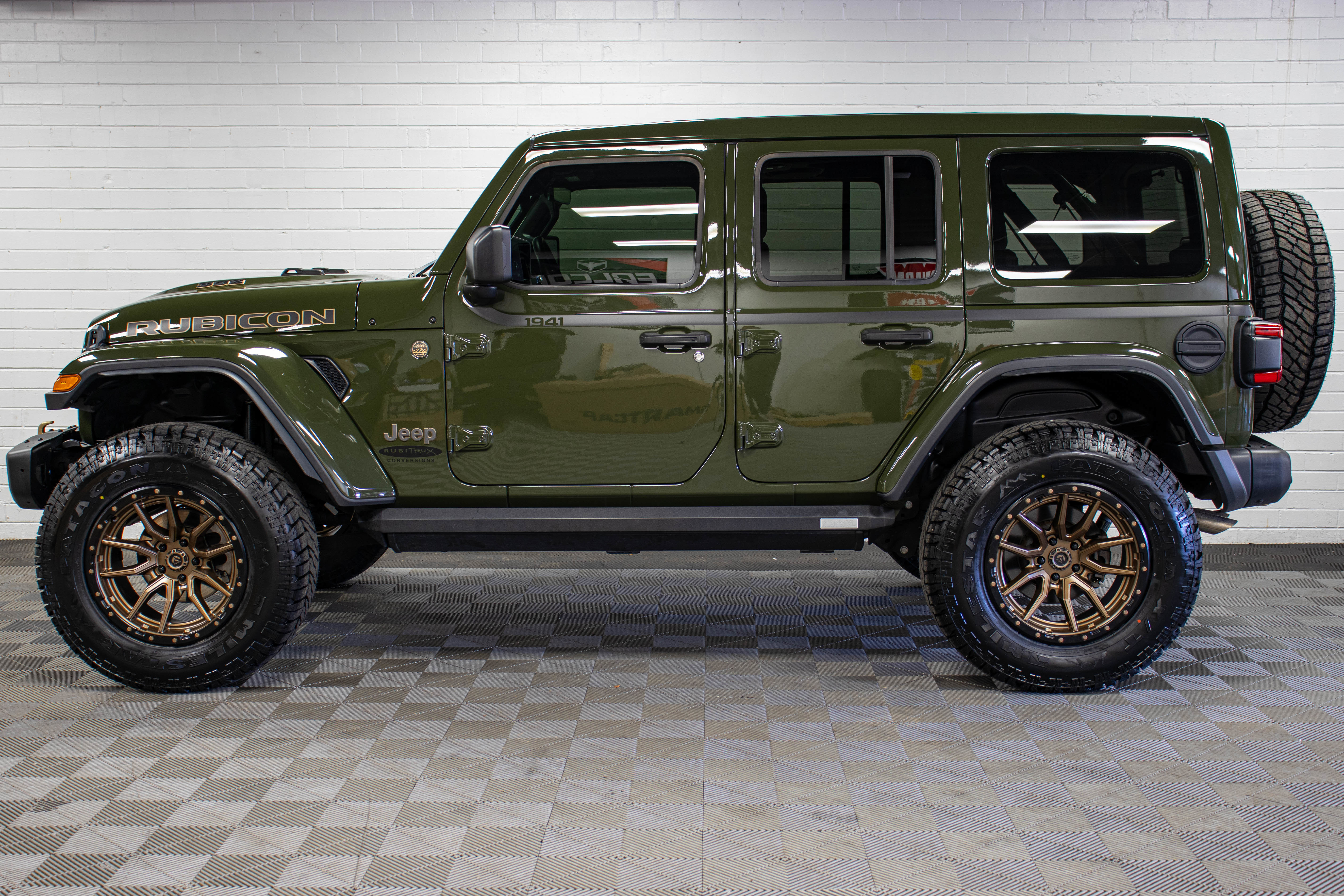 Used 2023 Jeep Wrangler Rubicon 392 image 6