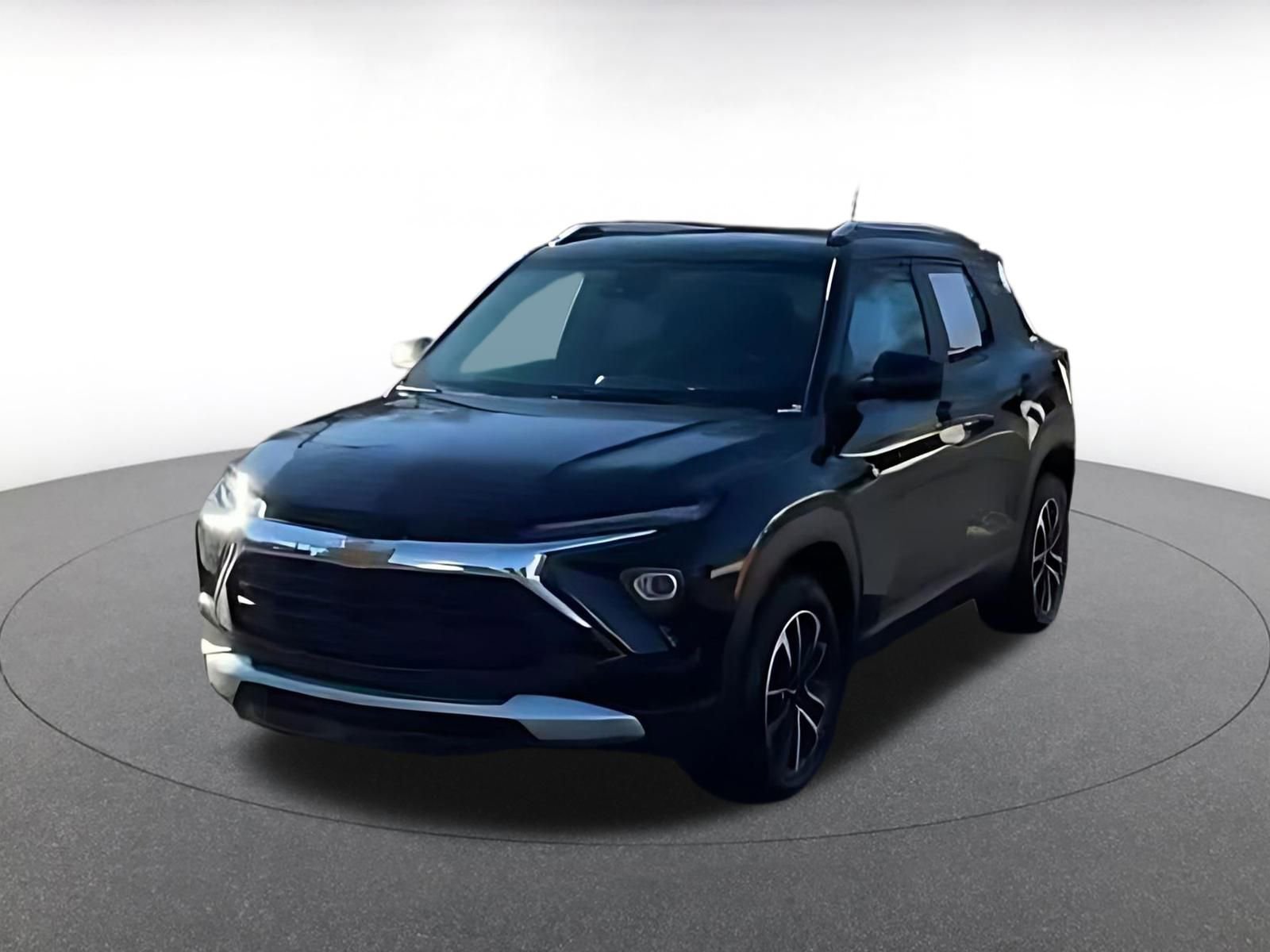 Used 2025 Chevrolet TrailBlazer LT image 4