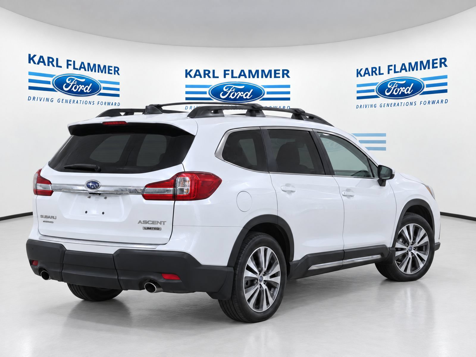 Used 2022 Subaru Ascent Limited w/ Technology Package AWD/4WD image 3