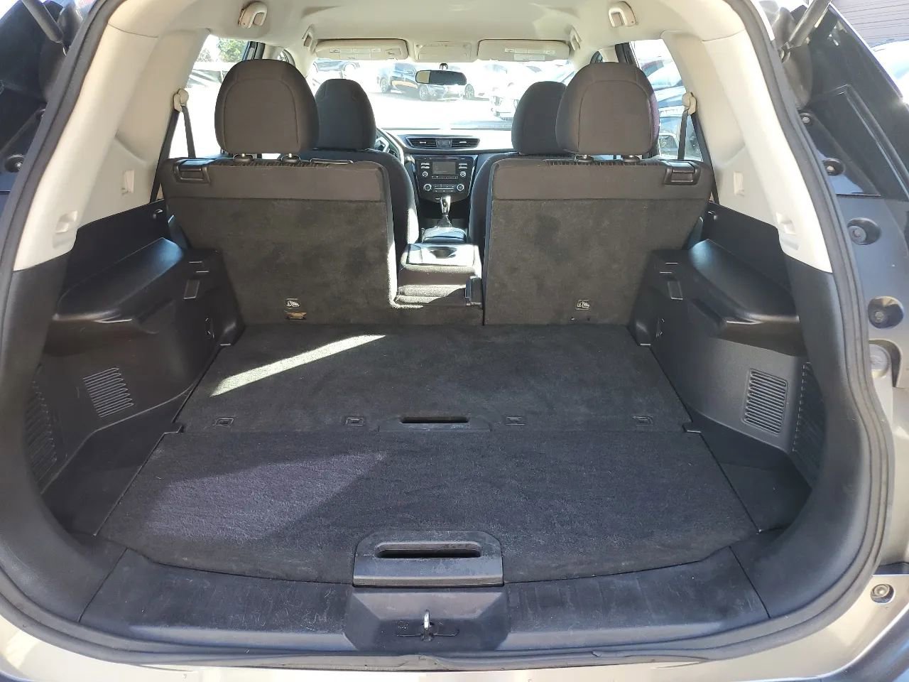 Used 2017 Nissan Rogue SV FWD image 37