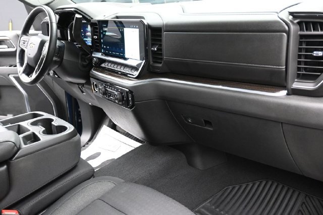 Used 2024 Chevrolet Silverado 1500 LT AWD/4WD image 33