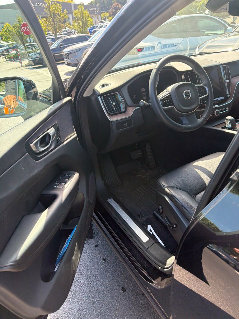Certified 2024 Volvo XC60 B5 Plus w/ Protection Package Premier AWD/4WD image 10
