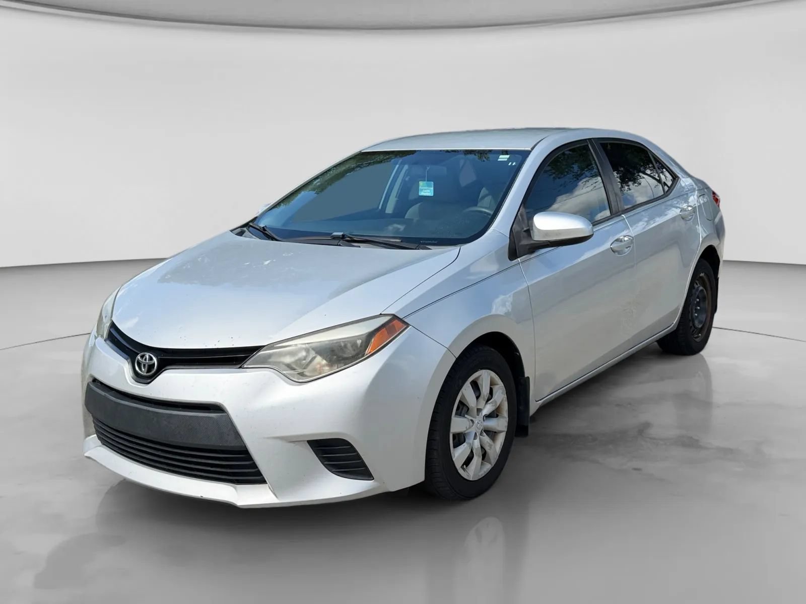 Used 2014 Toyota Corolla LE FWD image 1
