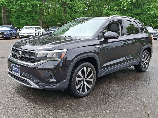 Certified 2023 Volkswagen Taos SE w/ Panoramic Sunroof Package AWD/4WD image 5