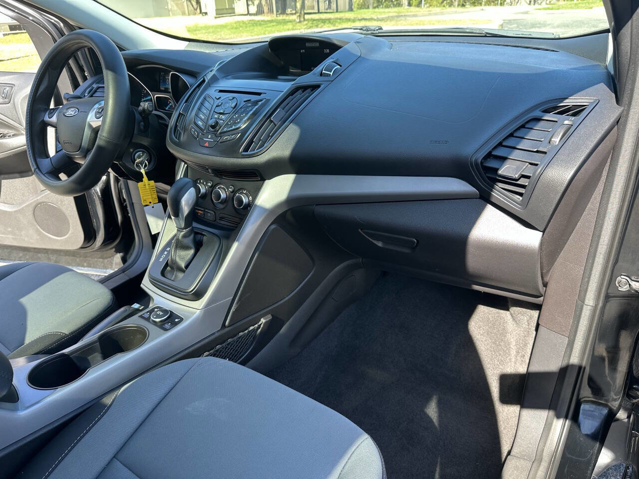 Used 2016 Ford Escape SE w/ SE Cold Weather Package image 18