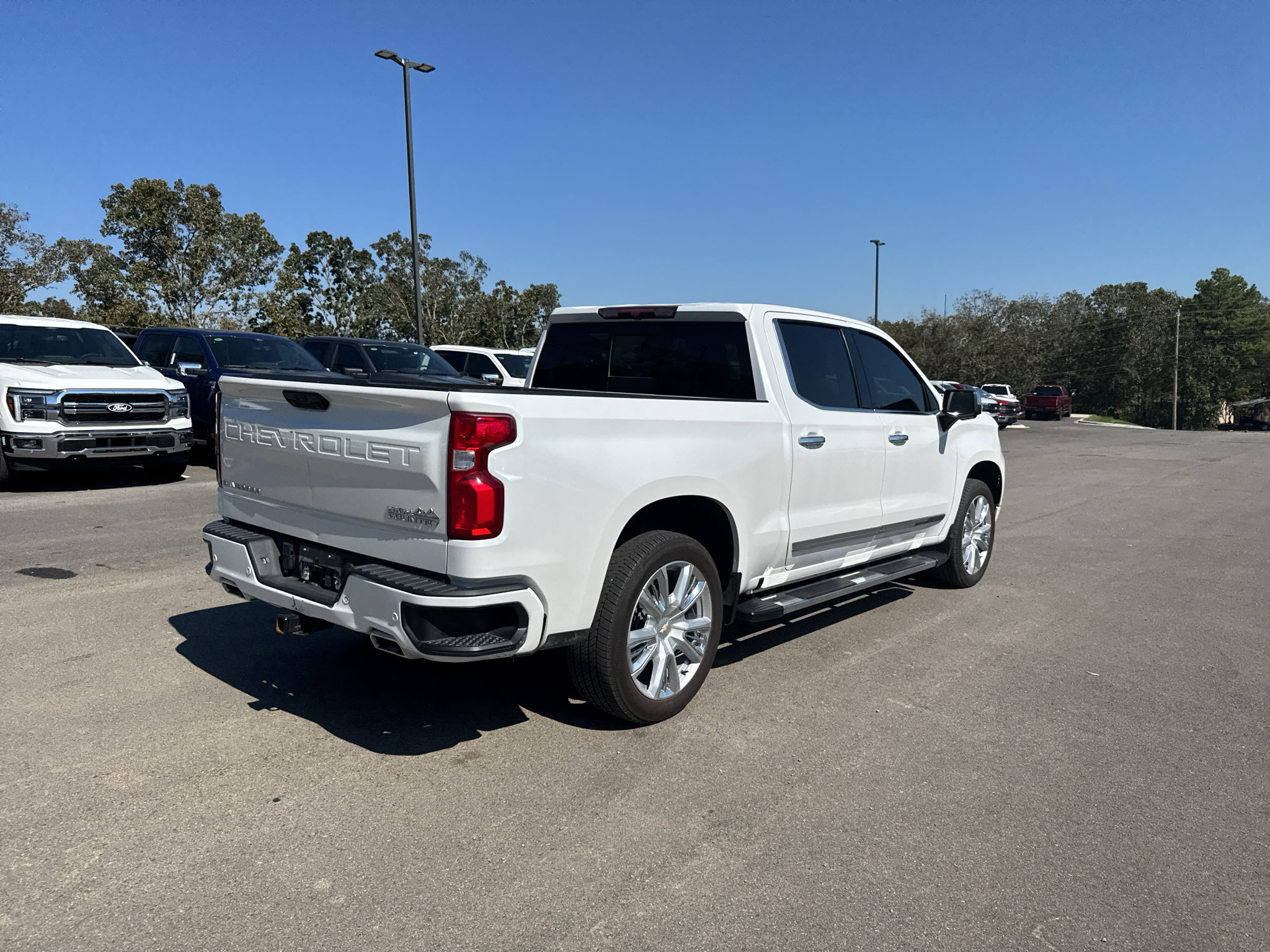 Used 2022 Chevrolet Silverado 1500 High Country AWD/4WD image 15