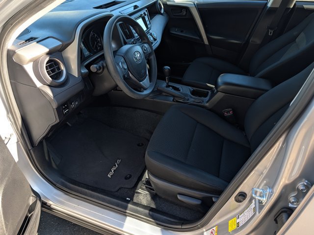 Used 2017 Toyota RAV4 LE FWD image 9