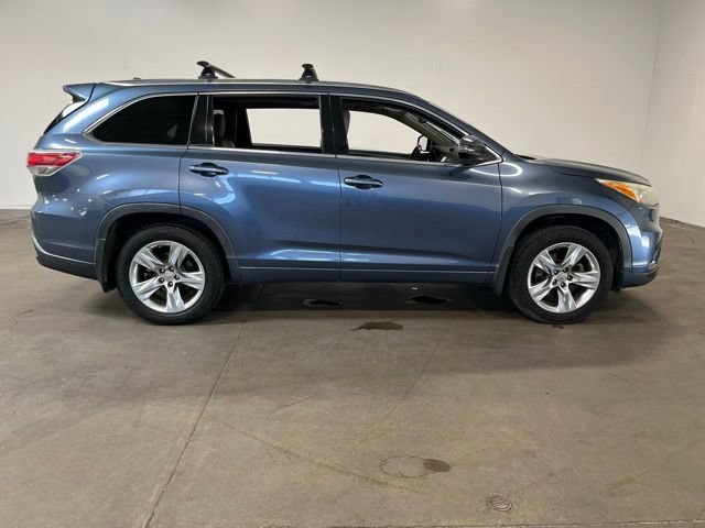 Used 2015 Toyota Highlander Limited Platinum AWD/4WD image 2