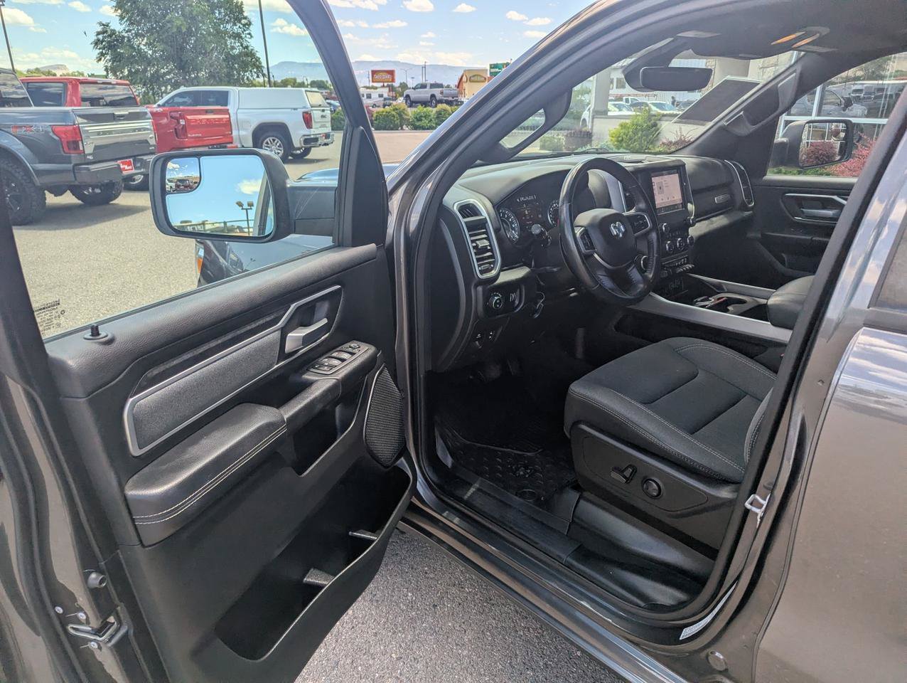 Used 2022 RAM 1500 Big Horn AWD/4WD image 8