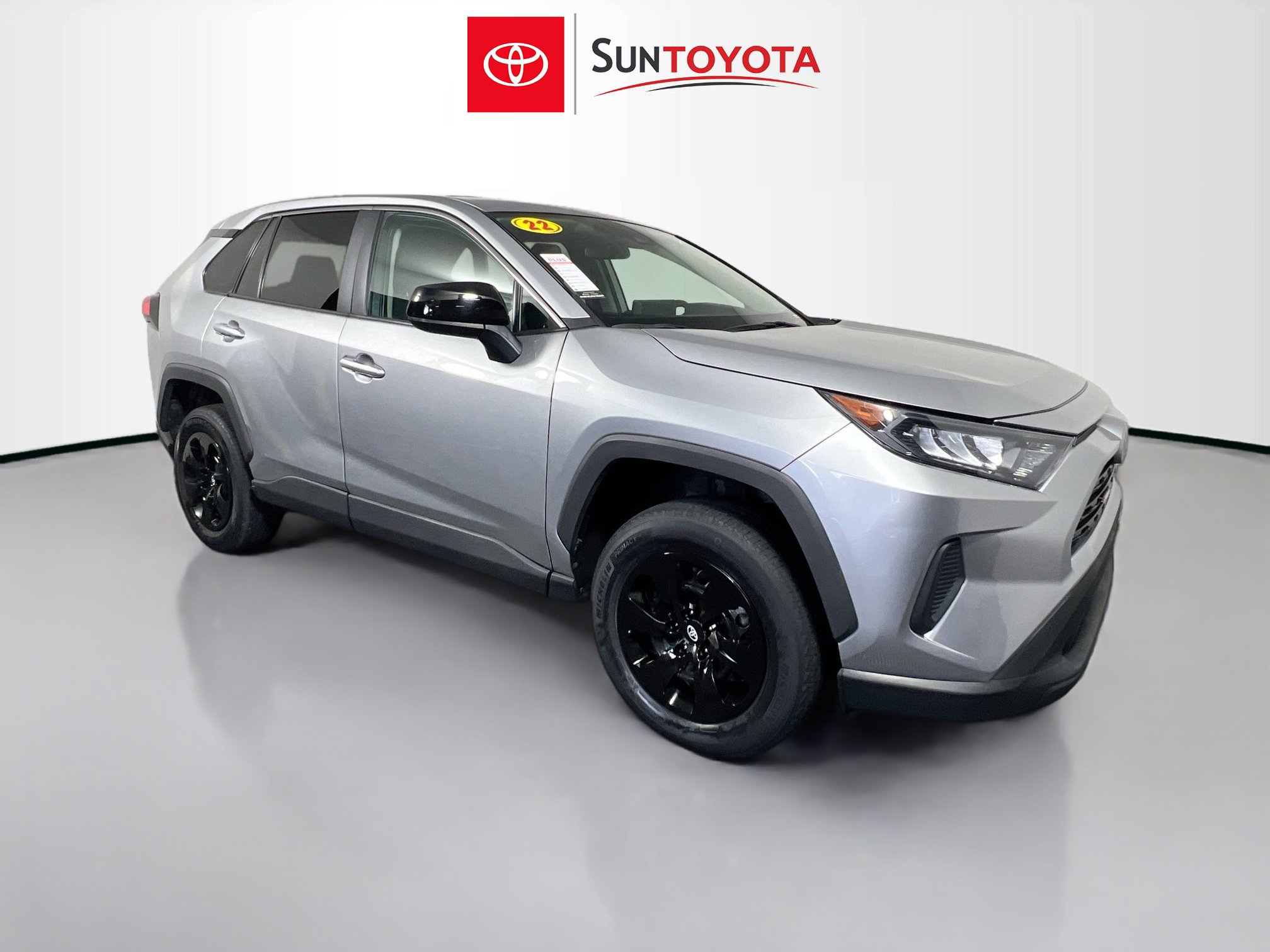 Used 2022 Toyota RAV4 LE FWD image 1