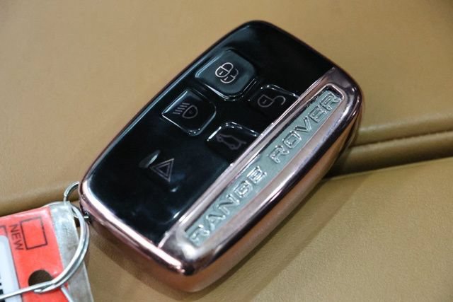 Used 2018 Land Rover Range Rover Velar R-Dynamic HSE AWD/4WD image 36