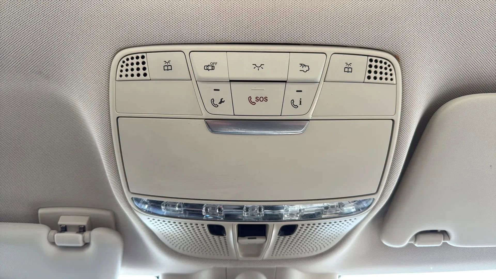 Used 2017 Mercedes-Benz C 300 4MATIC Sedan w/ Parking Assist Package image 21