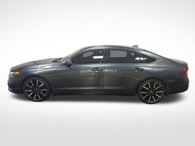 Used 2023 Honda Accord Touring image 2