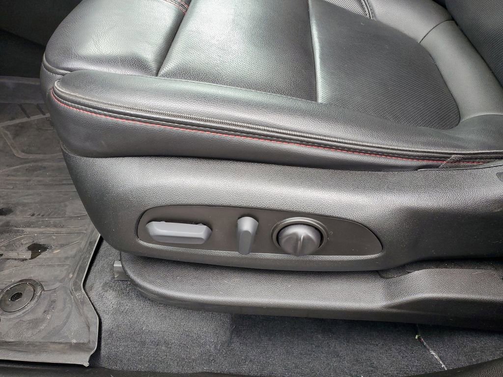 Used 2023 Chevrolet Traverse RS w/ LPO, Floor Liner Package image 6