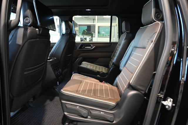 New 2026 GMC Yukon XL Denali Ultimate AWD/4WD image 14