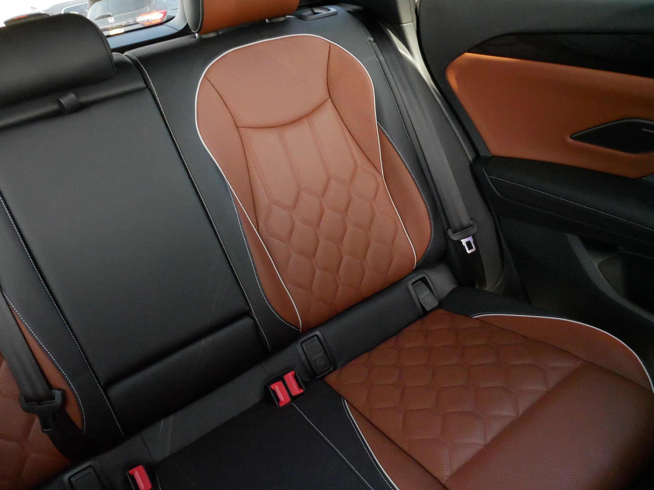 Certified 2025 Volkswagen Tiguan SEL R-Line image 14