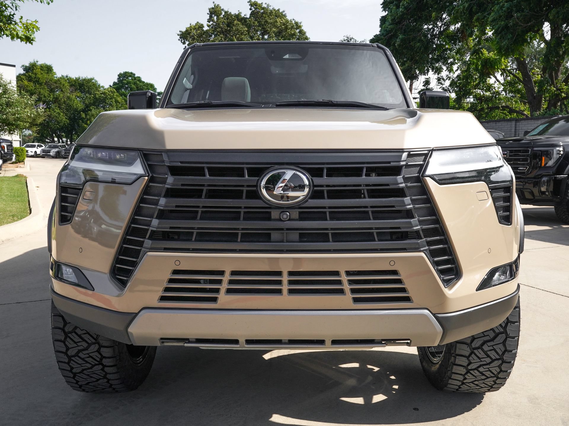 Used 2025 Lexus GX 550 AWD/4WD image 3