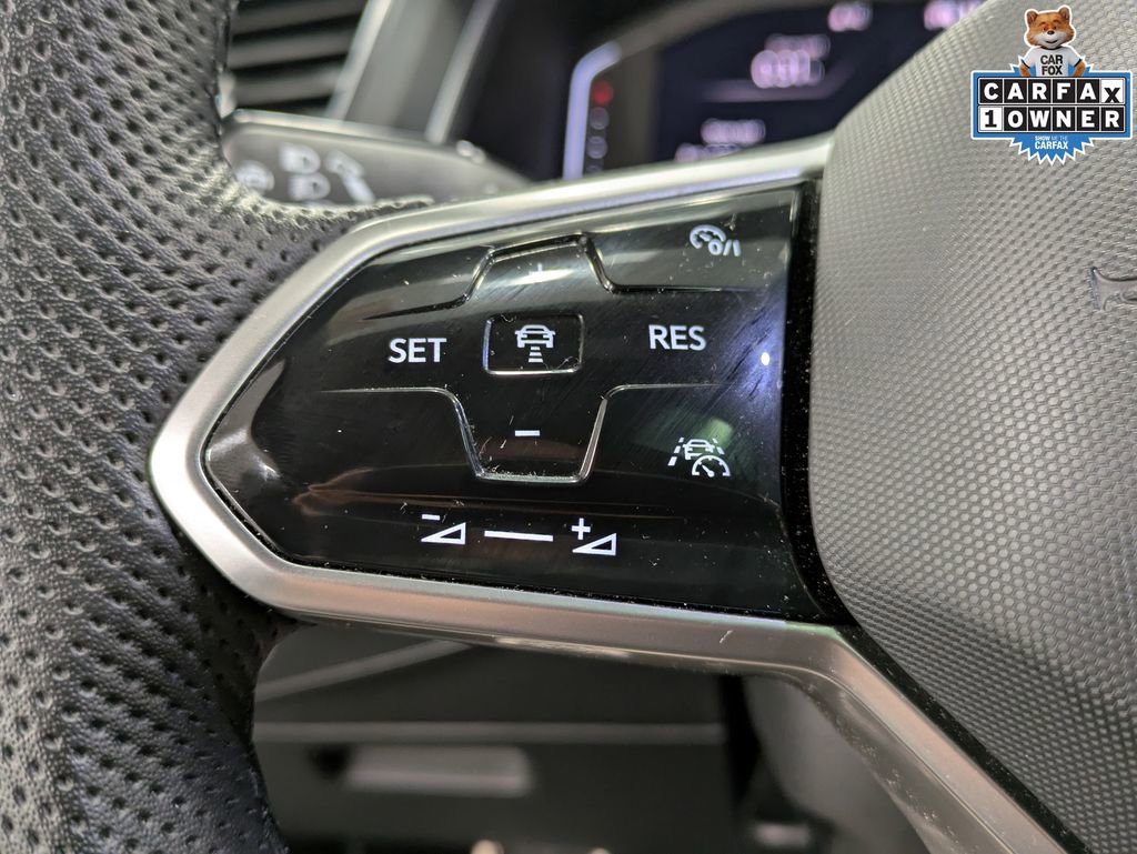 Used 2022 Volkswagen Tiguan SEL R-Line image 17