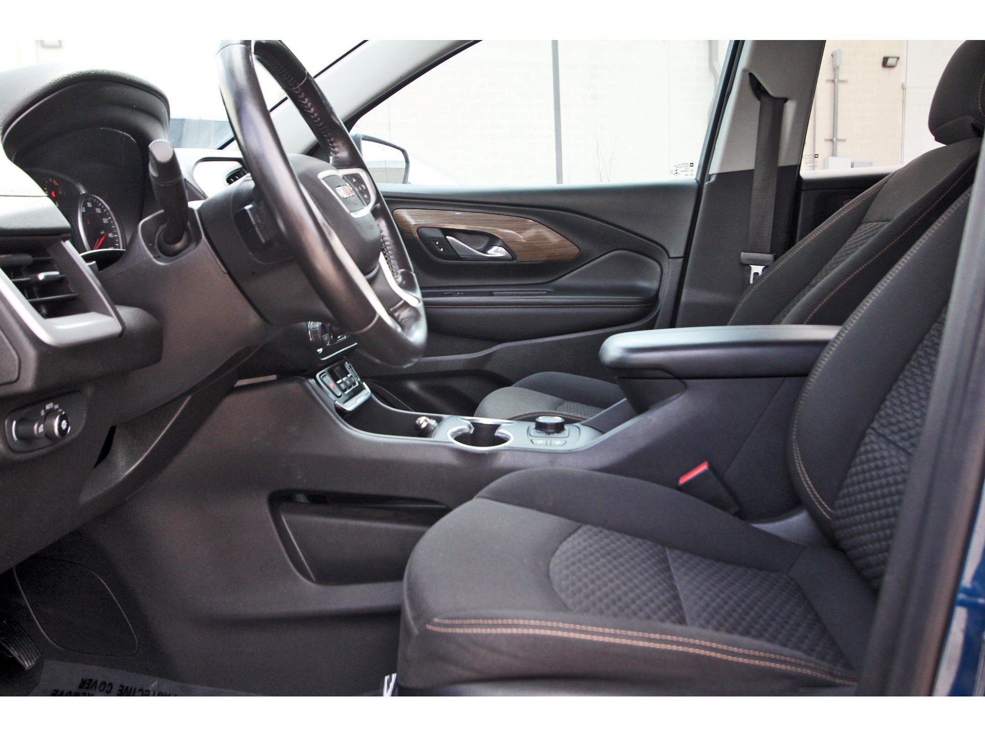 Used 2021 GMC Terrain SLE w/ Driver Convenience Package FWD image 24
