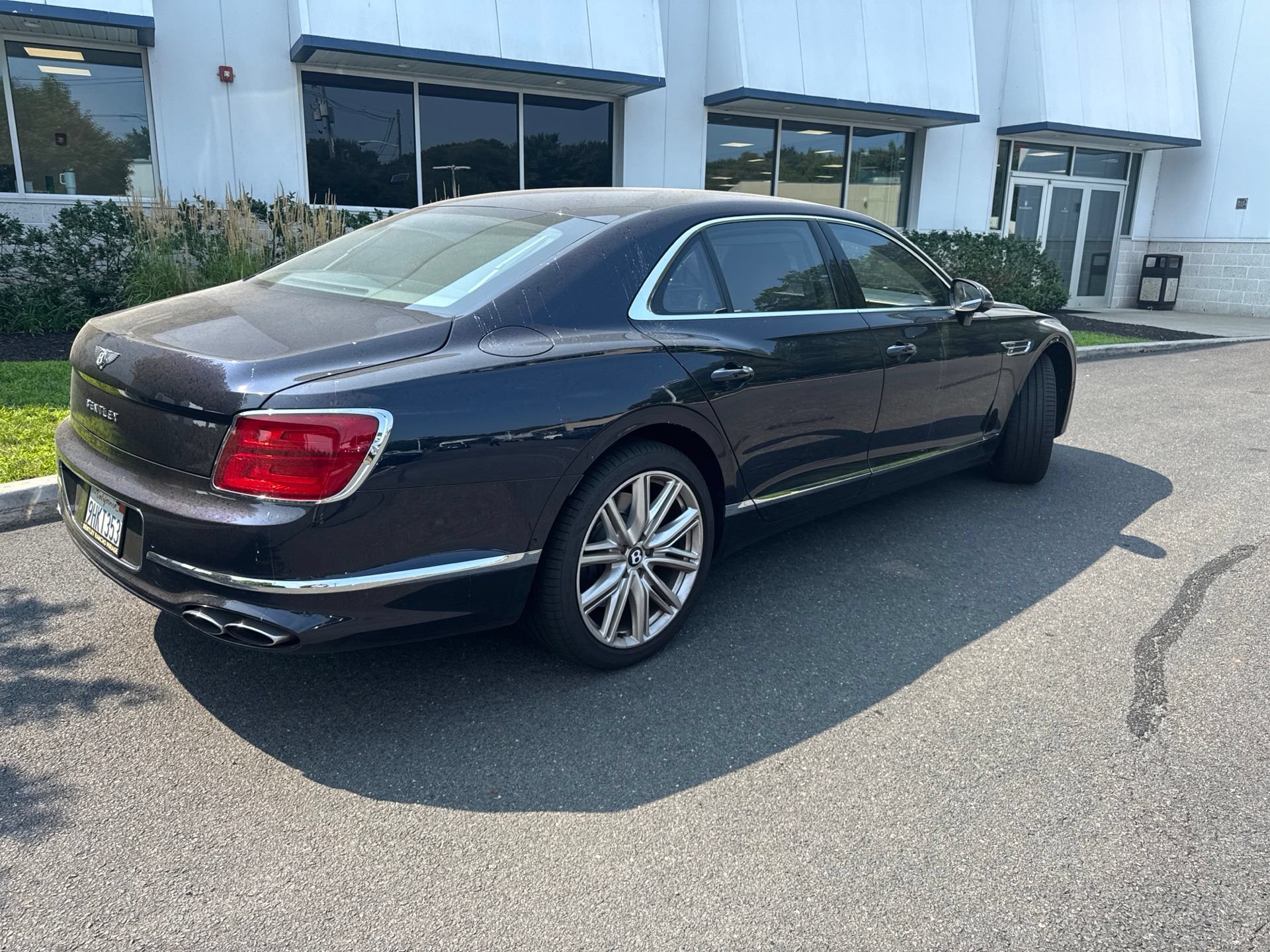 Certified 2023 Bentley Flying Spur V8 AWD/4WD image 2