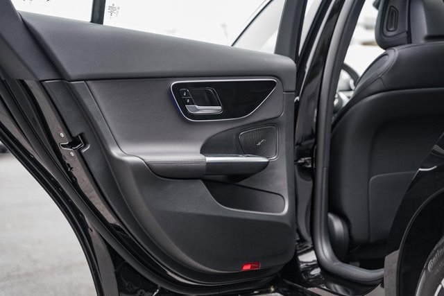 New 2025 Mercedes-Benz C 300 4MATIC Sedan image 32