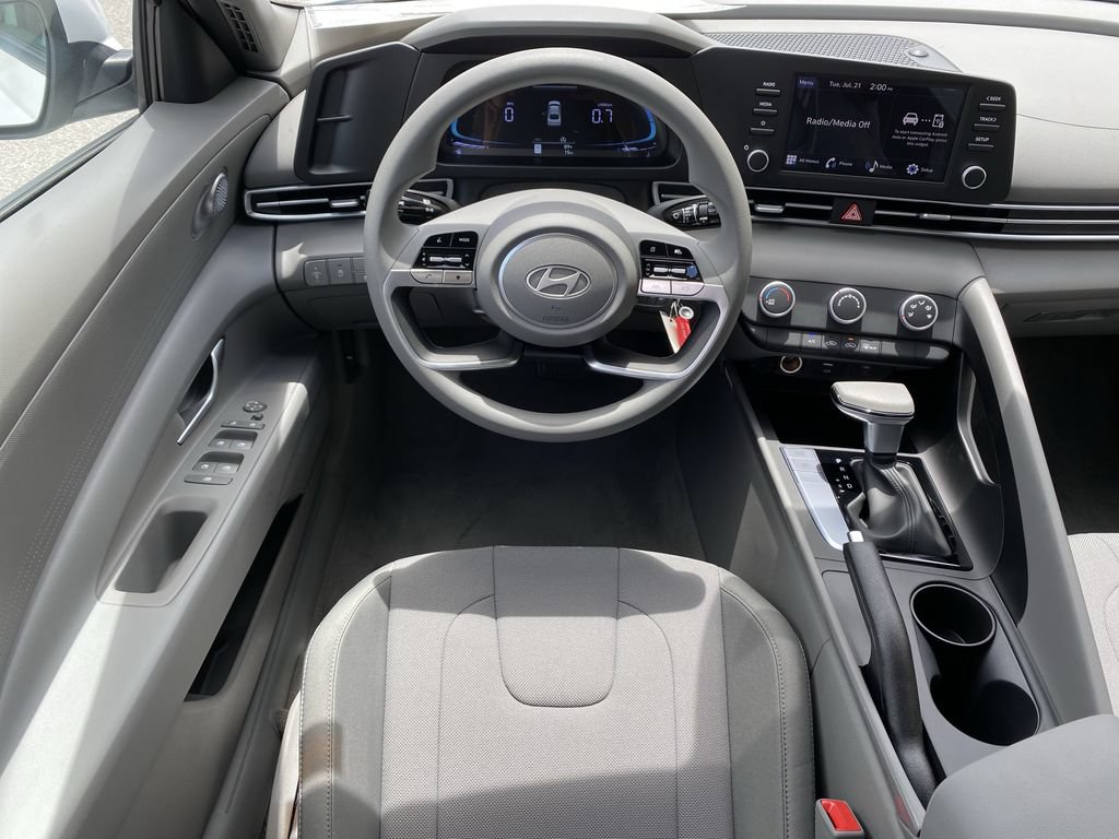 New 2026 Hyundai Elantra SE FWD image 14
