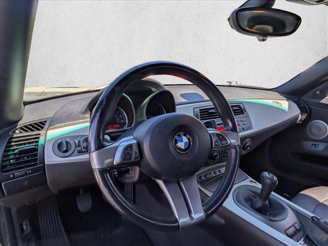 Used 2004 BMW Z4 2.5i RWD image 10