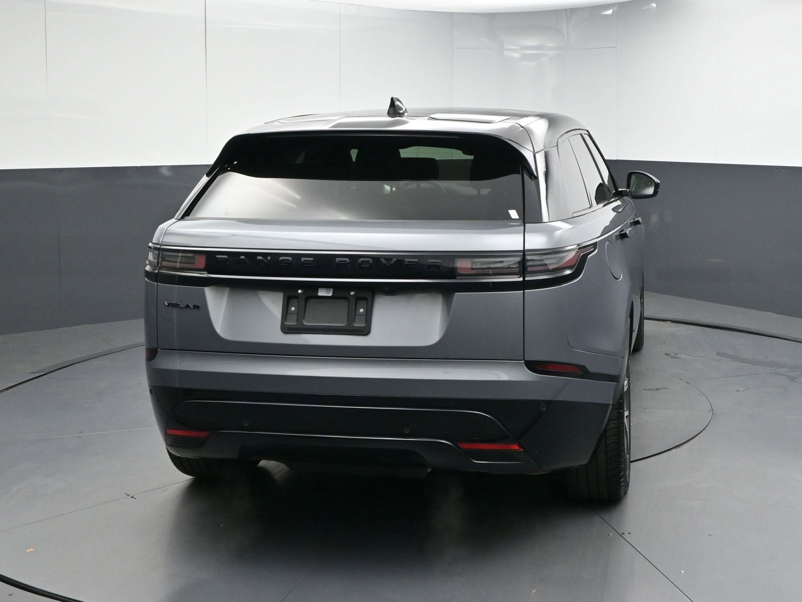 New 2025 Land Rover Range Rover Velar Dynamic SE image 23