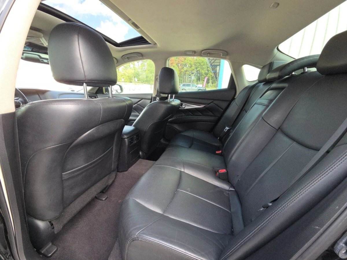 Used 2015 INFINITI Q70 3.7 AWD/4WD image 11