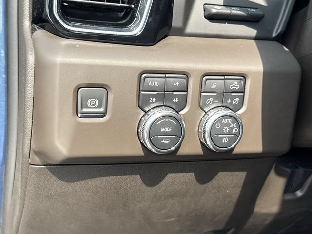 Used 2025 GMC Sierra 2500 Denali w/ Denali Reserve Package AWD/4WD image 36
