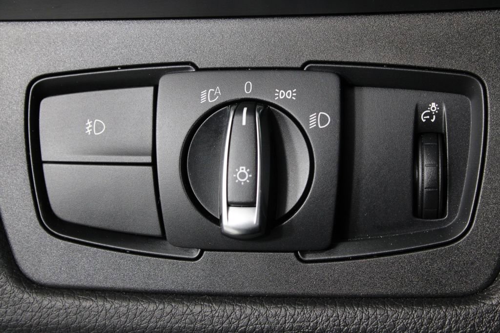 Used 2018 BMW 330e w/ M Sport Package image 22