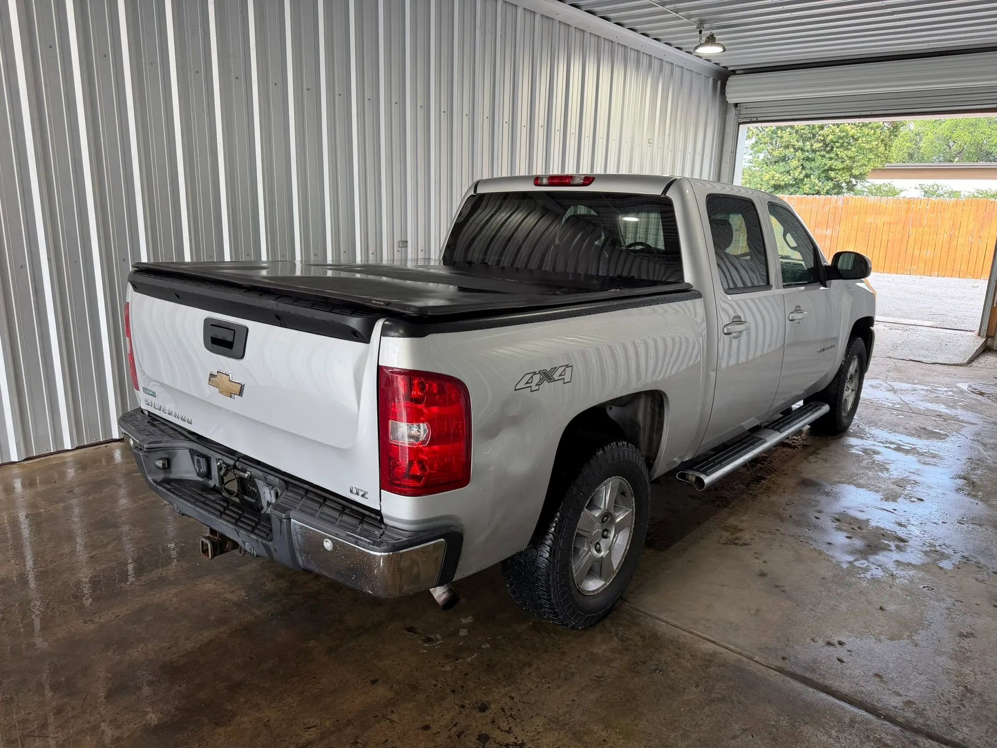 Used 2010 Chevrolet Silverado 1500 LTZ w/ Convenience Package AWD/4WD image 5