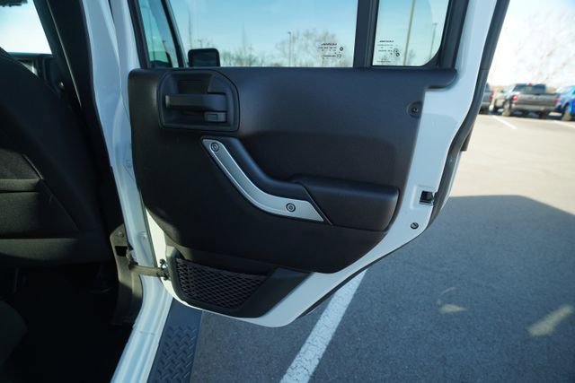 Used 2015 Jeep Wrangler Unlimited Sahara w/ Dual Top Group image 22